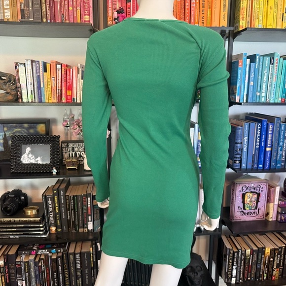 Elegant Green Cut-Out Twist-Front Dress - Picture 5 of 7